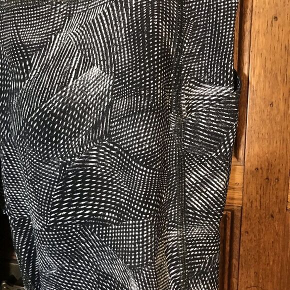 Lululemon Pace Rival Crop 22" Inseam Sz 8 Velocity Mesh Island Mist Black & Gray - Picture 4 of 11